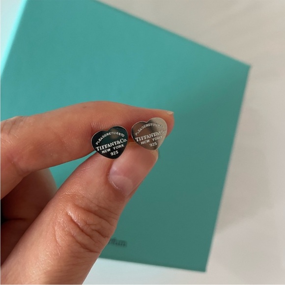 TIFFANY&Co STYLE heart Earrings please return to New York 925 logo - Picture 1 of 2